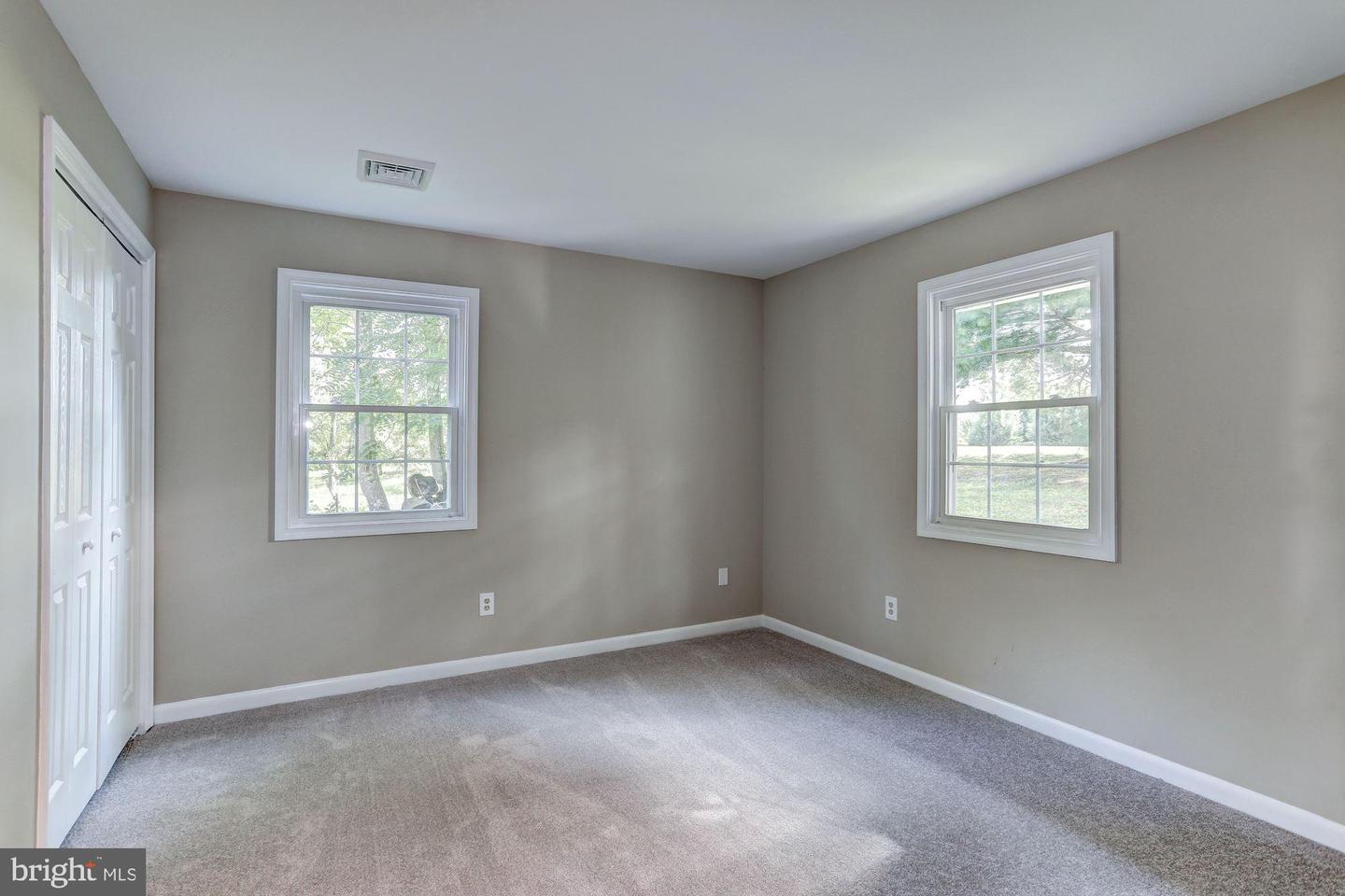 5006 LEEDS MANOR RD, MARKHAM, Virginia 22643, 4 Bedrooms Bedrooms, ,2 BathroomsBathrooms,Residential,For sale,5006 LEEDS MANOR RD,VAFQ2018356 MLS # VAFQ2018356