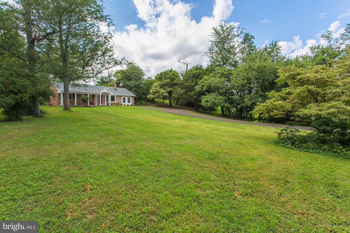 5006 LEEDS MANOR RD, MARKHAM, Virginia 22643, 4 Bedrooms Bedrooms, ,2 BathroomsBathrooms,Residential,For sale,5006 LEEDS MANOR RD,VAFQ2018356 MLS # VAFQ2018356
