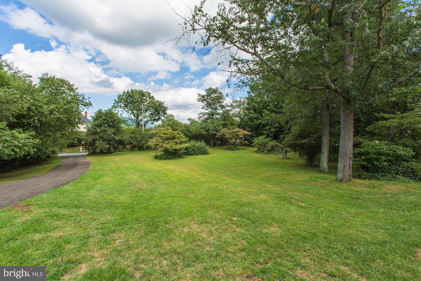 5006 LEEDS MANOR RD, MARKHAM, Virginia 22643, 4 Bedrooms Bedrooms, ,2 BathroomsBathrooms,Residential,For sale,5006 LEEDS MANOR RD,VAFQ2018356 MLS # VAFQ2018356