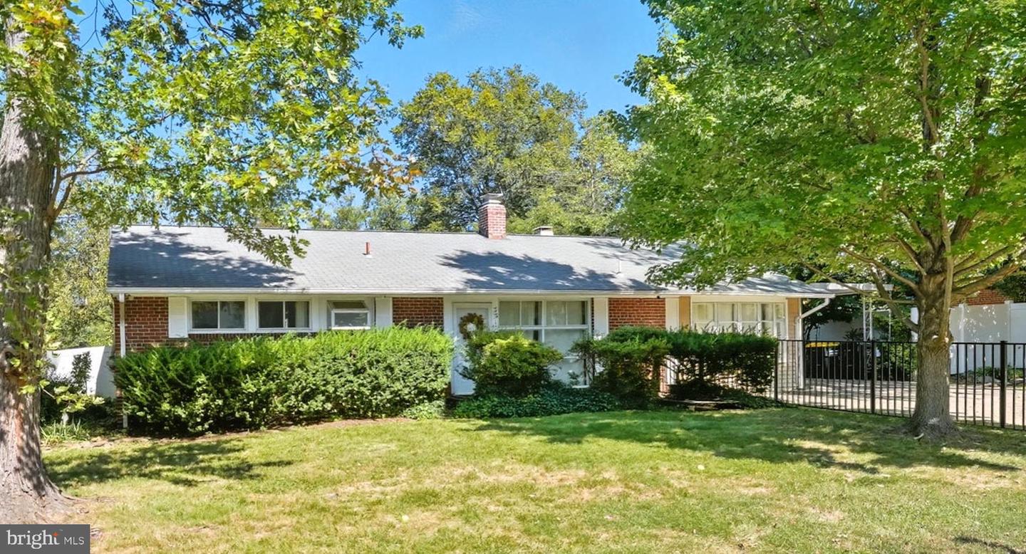 7317 FLOYD AVE, SPRINGFIELD, Virginia 22150, 3 Bedrooms Bedrooms, 9 Rooms Rooms,2 BathroomsBathrooms,Residential,For sale,7317 FLOYD AVE,VAFX2269998 MLS # VAFX2269998