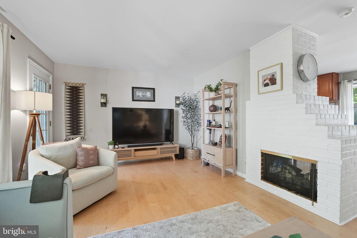 7317 FLOYD AVE, SPRINGFIELD, Virginia 22150, 3 Bedrooms Bedrooms, 9 Rooms Rooms,2 BathroomsBathrooms,Residential,For sale,7317 FLOYD AVE,VAFX2269998 MLS # VAFX2269998
