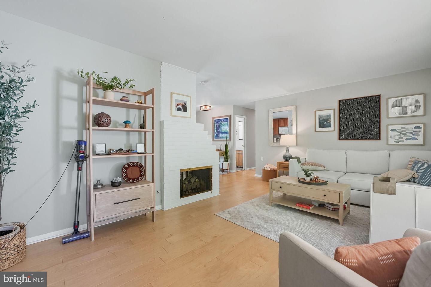 7317 FLOYD AVE, SPRINGFIELD, Virginia 22150, 3 Bedrooms Bedrooms, 9 Rooms Rooms,2 BathroomsBathrooms,Residential,For sale,7317 FLOYD AVE,VAFX2269998 MLS # VAFX2269998