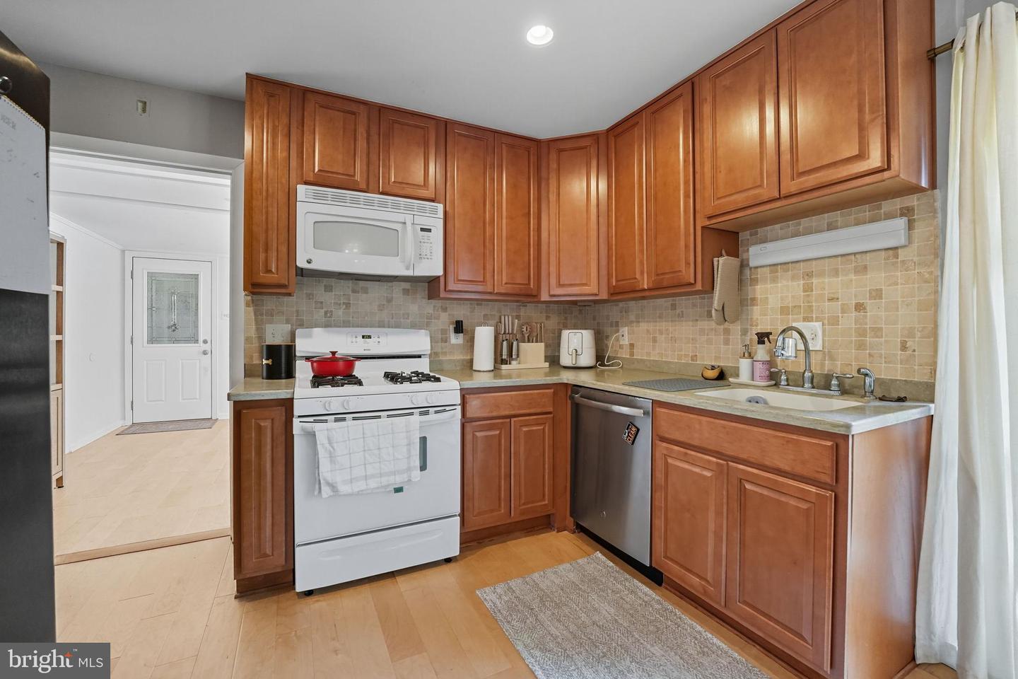 7317 FLOYD AVE, SPRINGFIELD, Virginia 22150, 3 Bedrooms Bedrooms, 9 Rooms Rooms,2 BathroomsBathrooms,Residential,For sale,7317 FLOYD AVE,VAFX2269998 MLS # VAFX2269998