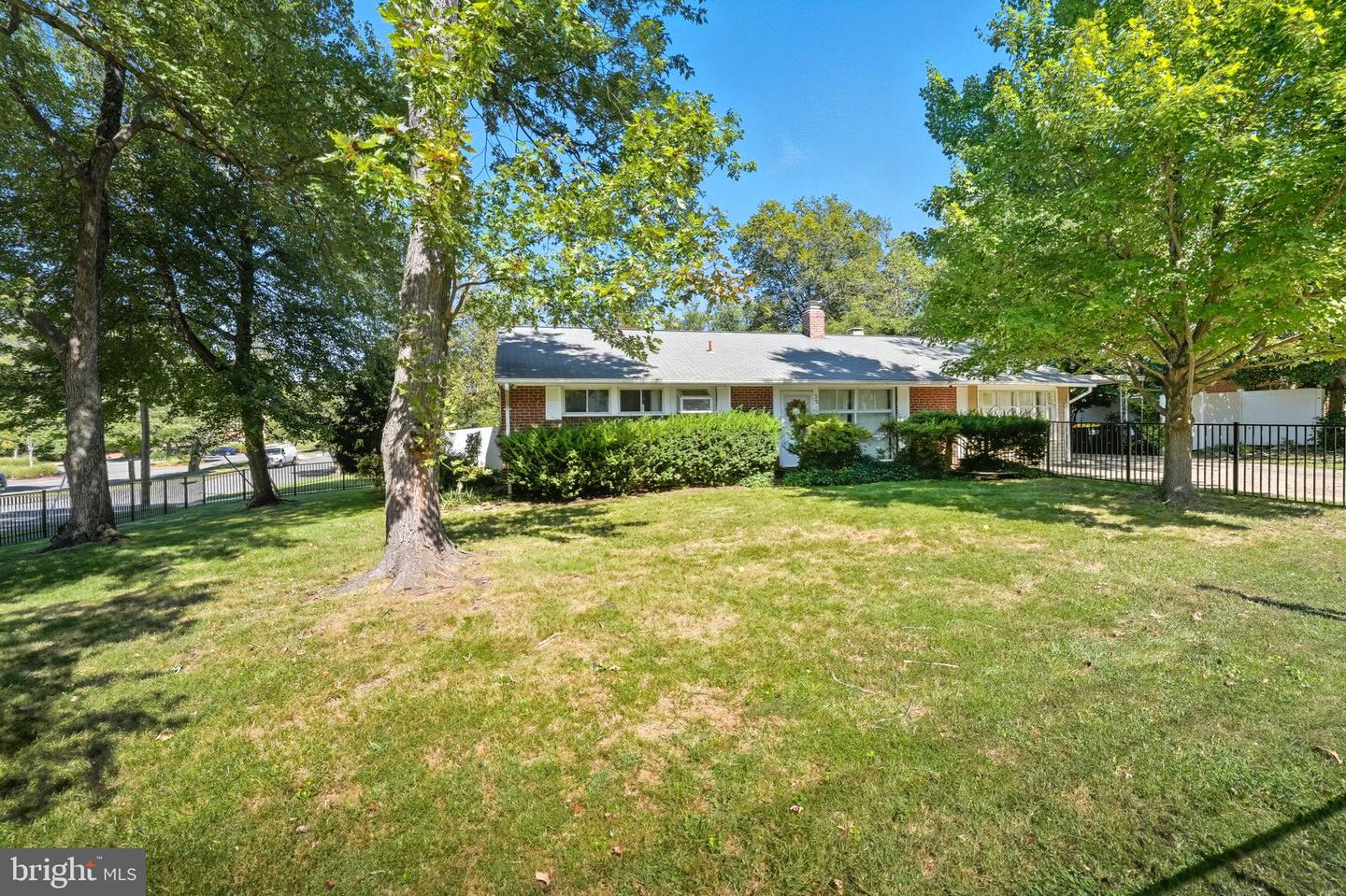 7317 FLOYD AVE, SPRINGFIELD, Virginia 22150, 3 Bedrooms Bedrooms, 9 Rooms Rooms,2 BathroomsBathrooms,Residential,For sale,7317 FLOYD AVE,VAFX2269998 MLS # VAFX2269998
