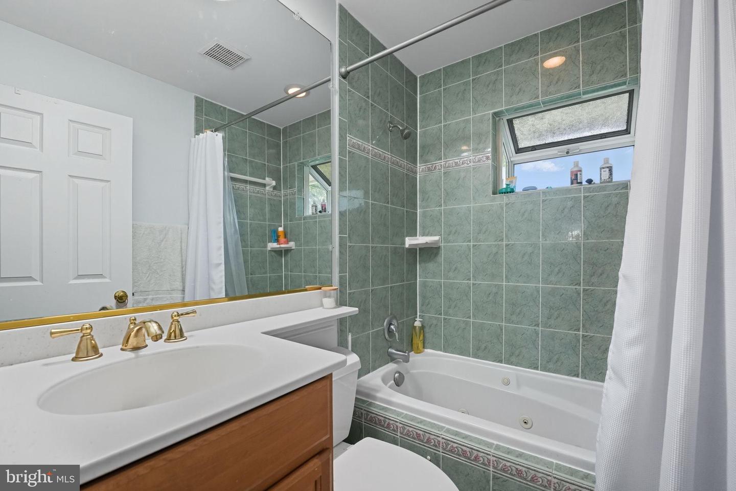 7317 FLOYD AVE, SPRINGFIELD, Virginia 22150, 3 Bedrooms Bedrooms, 9 Rooms Rooms,2 BathroomsBathrooms,Residential,For sale,7317 FLOYD AVE,VAFX2269998 MLS # VAFX2269998
