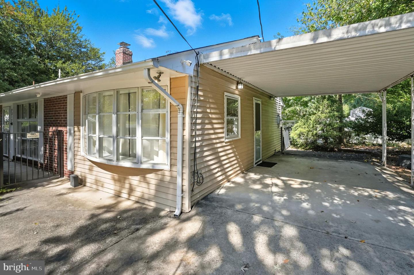 7317 FLOYD AVE, SPRINGFIELD, Virginia 22150, 3 Bedrooms Bedrooms, 9 Rooms Rooms,2 BathroomsBathrooms,Residential,For sale,7317 FLOYD AVE,VAFX2269998 MLS # VAFX2269998
