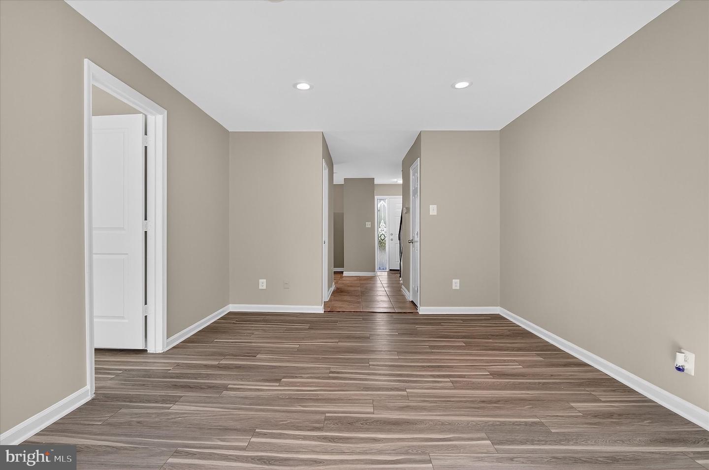 402 RENEAU WAY, HERNDON, Virginia 20170, 4 Bedrooms Bedrooms, ,2 BathroomsBathrooms,Residential,For sale,402 RENEAU WAY,VAFX2269718 MLS # VAFX2269718