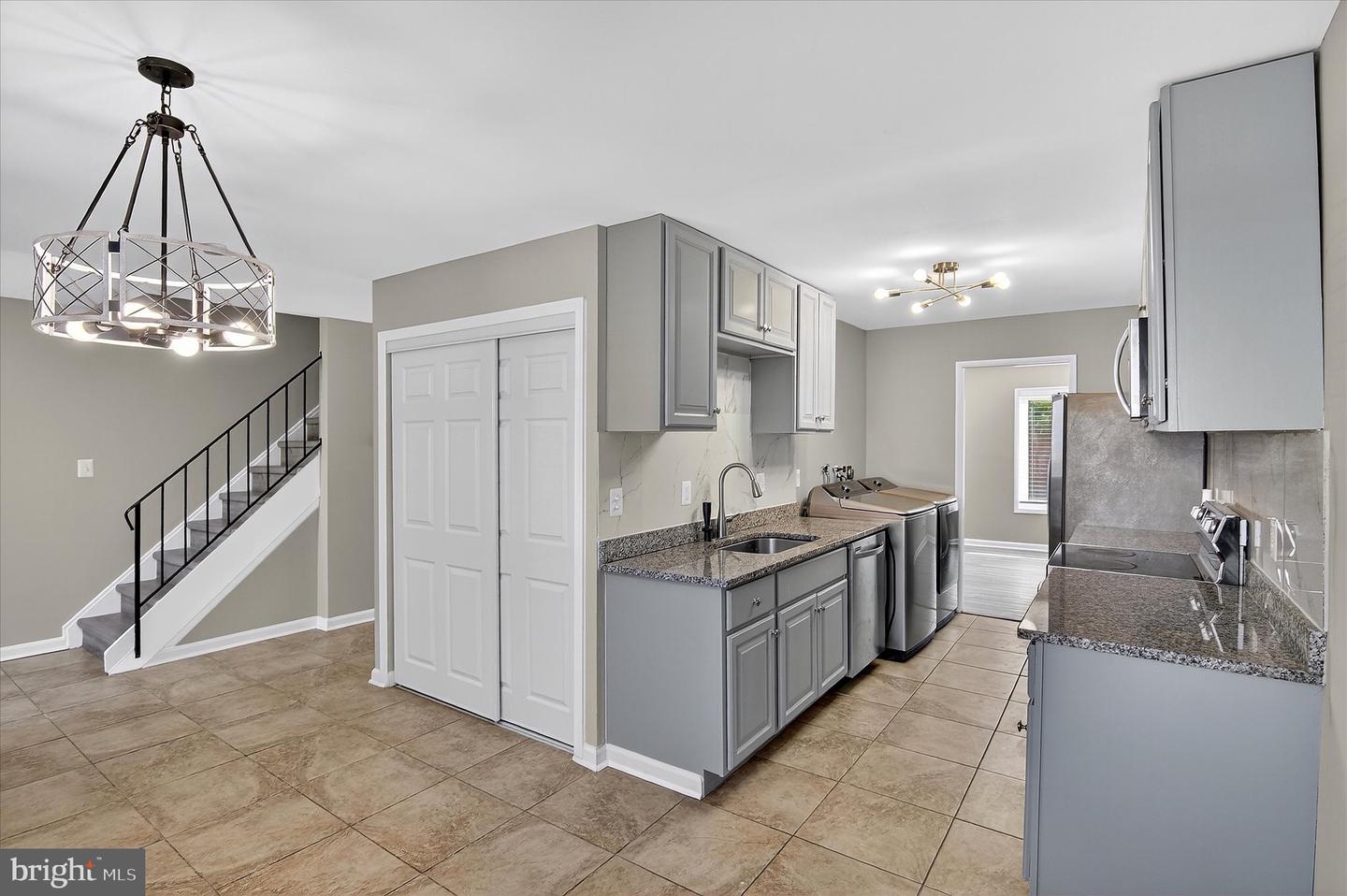 402 RENEAU WAY, HERNDON, Virginia 20170, 4 Bedrooms Bedrooms, ,2 BathroomsBathrooms,Residential,For sale,402 RENEAU WAY,VAFX2269718 MLS # VAFX2269718