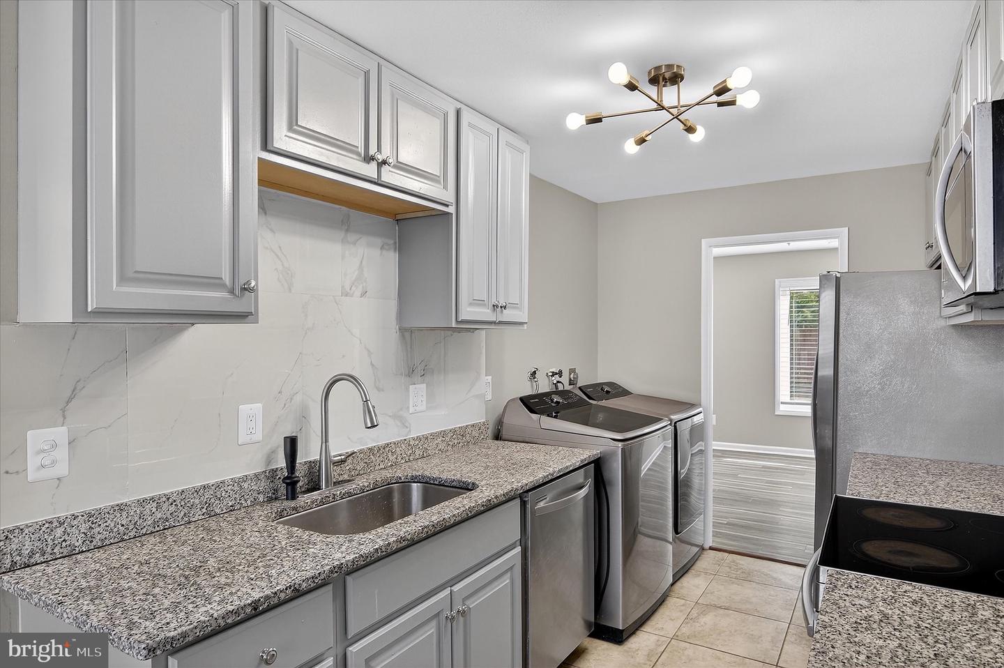 402 RENEAU WAY, HERNDON, Virginia 20170, 4 Bedrooms Bedrooms, ,2 BathroomsBathrooms,Residential,For sale,402 RENEAU WAY,VAFX2269718 MLS # VAFX2269718