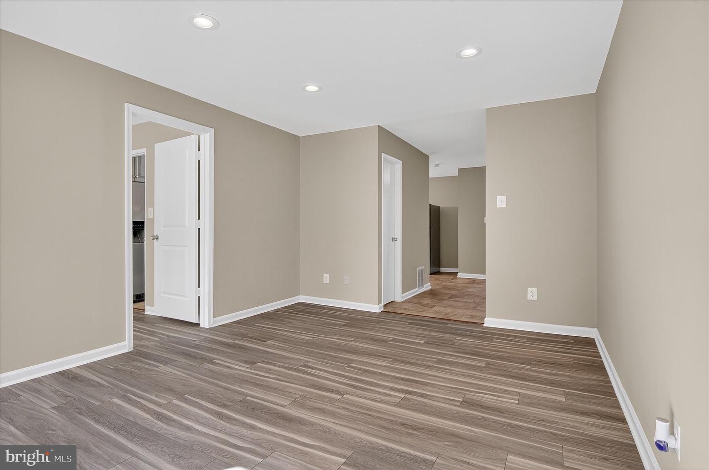 402 RENEAU WAY, HERNDON, Virginia 20170, 4 Bedrooms Bedrooms, ,2 BathroomsBathrooms,Residential,For sale,402 RENEAU WAY,VAFX2269718 MLS # VAFX2269718