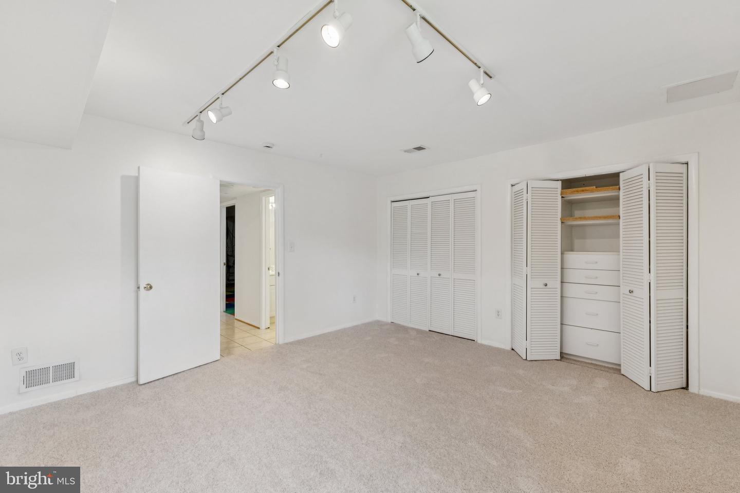 3713 MARYLAND ST, ALEXANDRIA, Virginia 22309, 4 Bedrooms Bedrooms, ,3 BathroomsBathrooms,Residential,For sale,3713 MARYLAND ST,VAFX2269814 MLS # VAFX2269814
