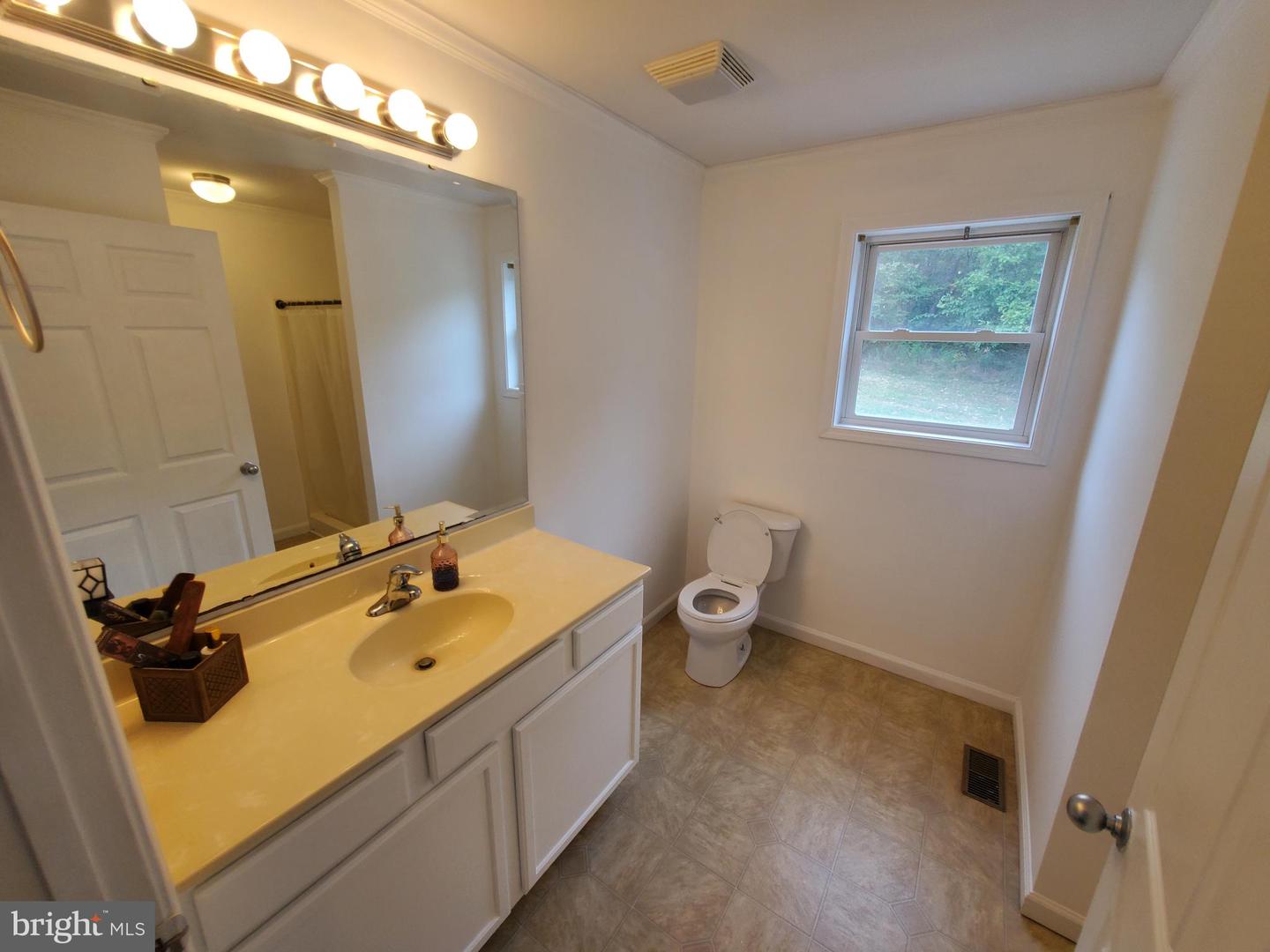 200 MILE RIDGE ESTS, LEBANON CHURCH, Virginia 22641, 4 Bedrooms Bedrooms, ,3 BathroomsBathrooms,Residential,For sale,200 MILE RIDGE ESTS,VASH2012666 MLS # VASH2012666