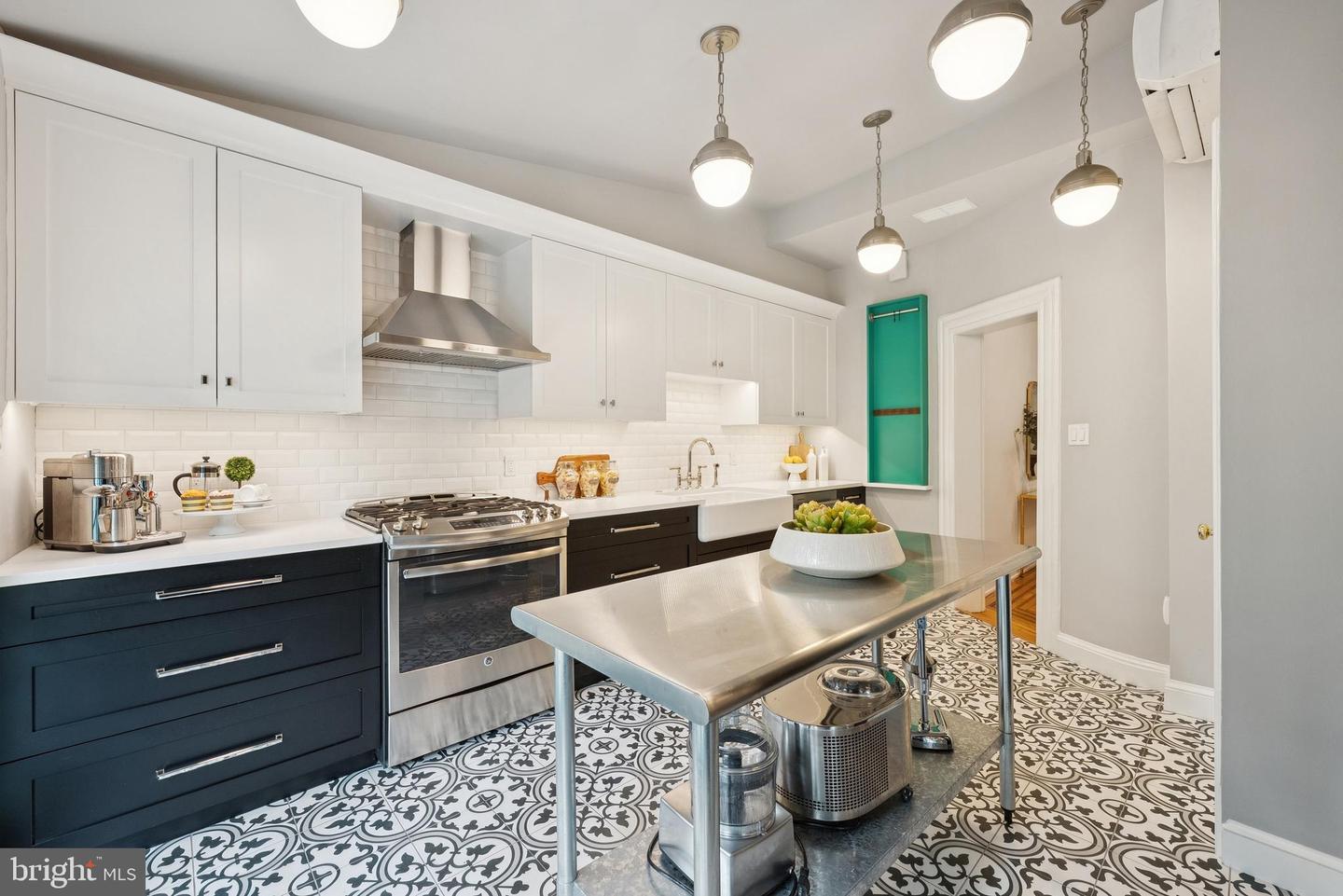 1331 21ST ST NW, WASHINGTON, District Of Columbia 20036, 6 Bedrooms Bedrooms, ,3 BathroomsBathrooms,Residential,For sale,1331 21ST ST NW,DCDC2225074 MLS # DCDC2225074