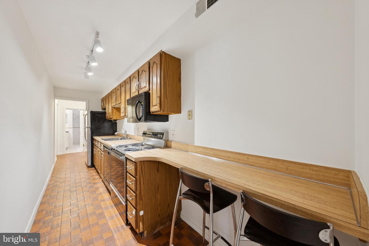 1331 21ST ST NW, WASHINGTON, District Of Columbia 20036, 6 Bedrooms Bedrooms, ,3 BathroomsBathrooms,Residential,For sale,1331 21ST ST NW,DCDC2225074 MLS # DCDC2225074