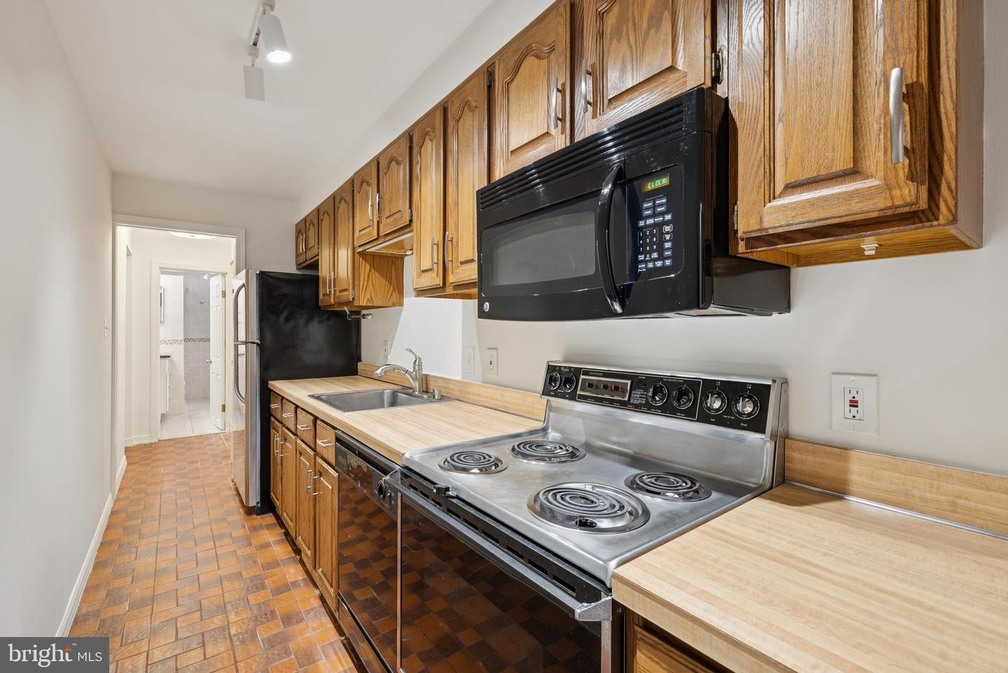 1331 21ST ST NW, WASHINGTON, District Of Columbia 20036, 6 Bedrooms Bedrooms, ,3 BathroomsBathrooms,Residential,For sale,1331 21ST ST NW,DCDC2225074 MLS # DCDC2225074