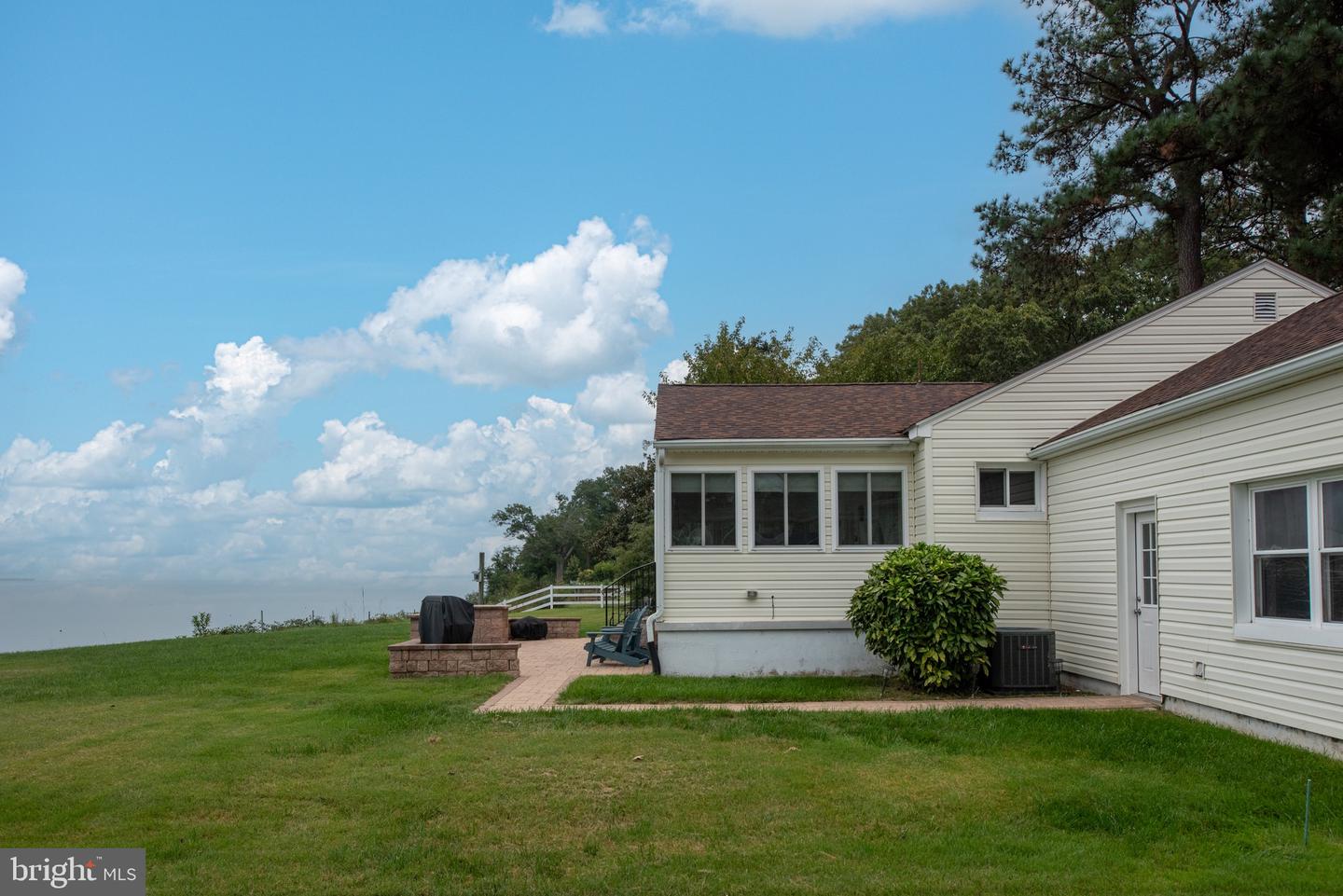 3215 RIVERVIEW DR, COLONIAL BEACH, Virginia 22443, 2 Bedrooms Bedrooms, ,1 BathroomBathrooms,Residential,For sale,3215 RIVERVIEW DR,VAWE2009864 MLS # VAWE2009864