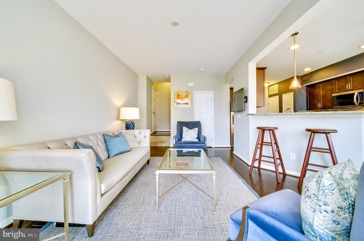 43387 TOWN GATE SQ, CHANTILLY, Virginia 20152, 3 Bedrooms Bedrooms, ,2 BathroomsBathrooms,Residential,For sale,43387 TOWN GATE SQ,VALO2108060 MLS # VALO2108060