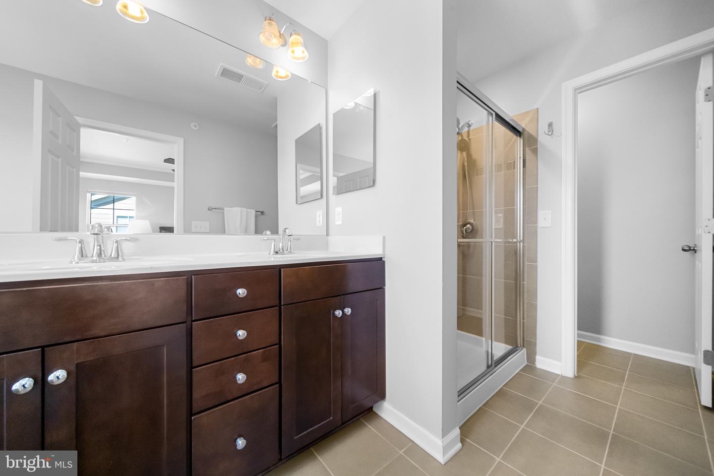 43387 TOWN GATE SQ, CHANTILLY, Virginia 20152, 3 Bedrooms Bedrooms, ,2 BathroomsBathrooms,Residential,For sale,43387 TOWN GATE SQ,VALO2108060 MLS # VALO2108060