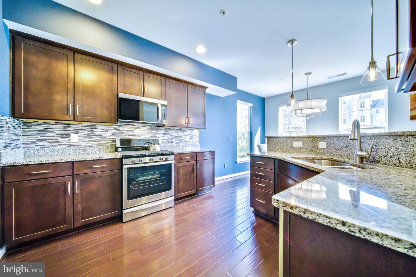 43387 TOWN GATE SQ, CHANTILLY, Virginia 20152, 3 Bedrooms Bedrooms, ,2 BathroomsBathrooms,Residential,For sale,43387 TOWN GATE SQ,VALO2108060 MLS # VALO2108060