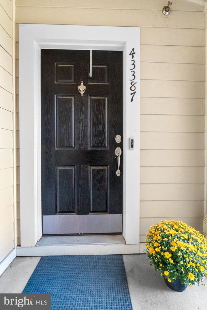 43387 TOWN GATE SQ, CHANTILLY, Virginia 20152, 3 Bedrooms Bedrooms, ,2 BathroomsBathrooms,Residential,For sale,43387 TOWN GATE SQ,VALO2108060 MLS # VALO2108060