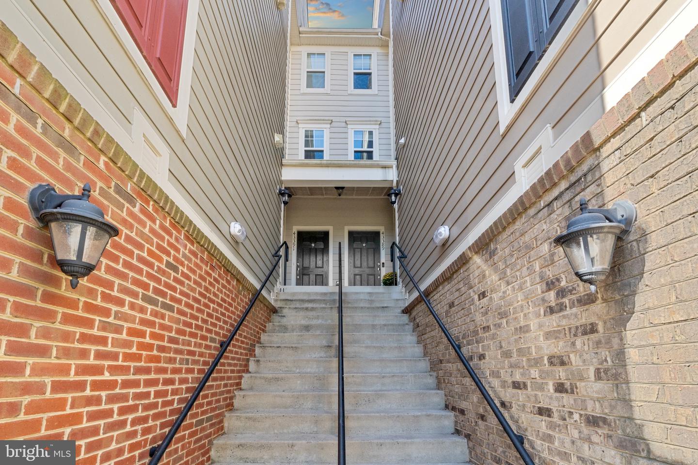 43387 TOWN GATE SQ, CHANTILLY, Virginia 20152, 3 Bedrooms Bedrooms, ,2 BathroomsBathrooms,Residential,For sale,43387 TOWN GATE SQ,VALO2108060 MLS # VALO2108060