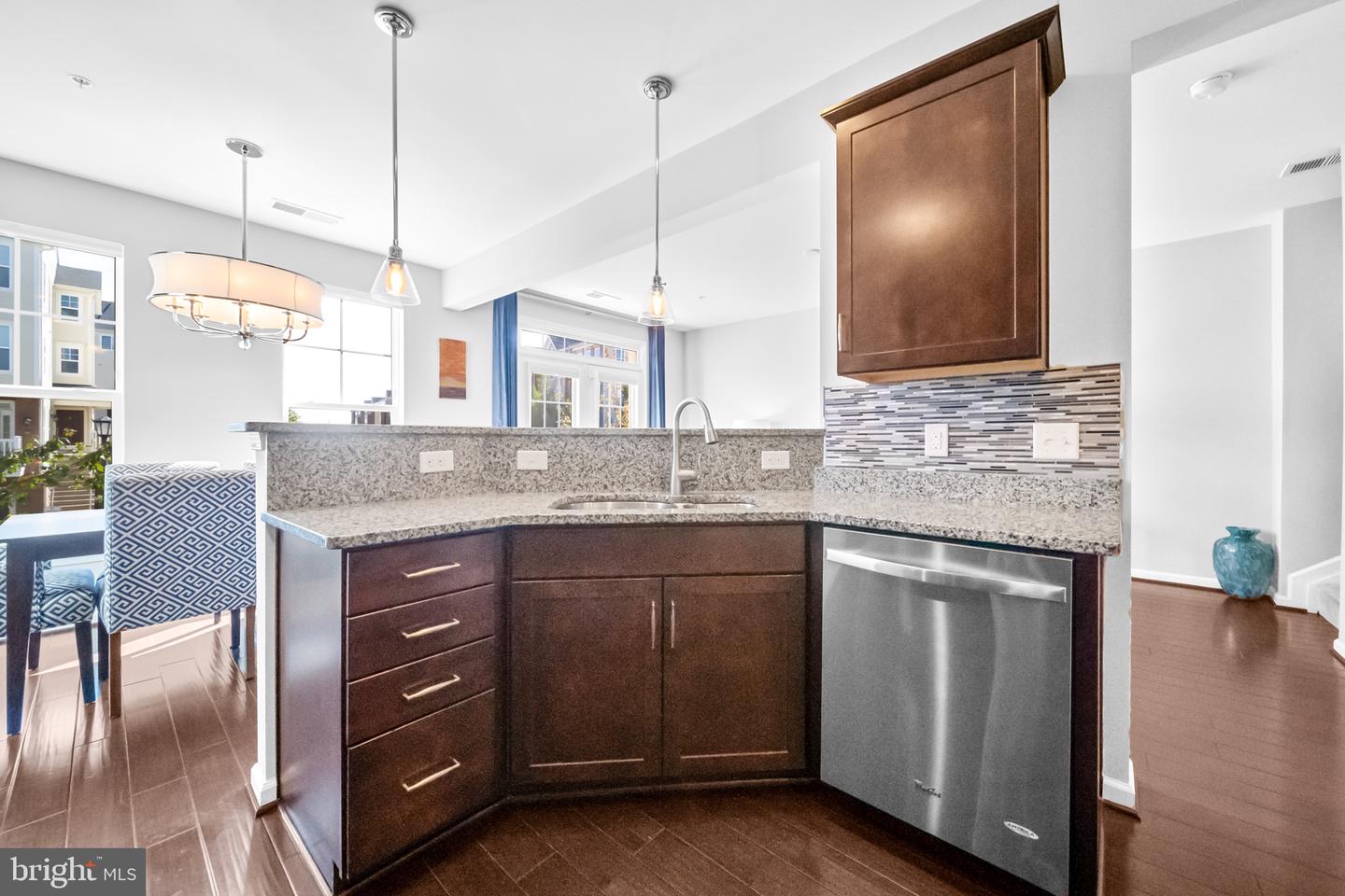 43387 TOWN GATE SQ, CHANTILLY, Virginia 20152, 3 Bedrooms Bedrooms, ,2 BathroomsBathrooms,Residential,For sale,43387 TOWN GATE SQ,VALO2108060 MLS # VALO2108060
