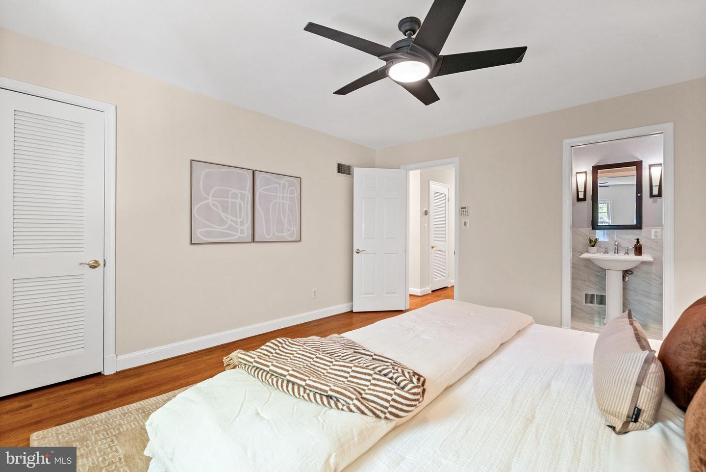 1417 21ST ST S, ARLINGTON, Virginia 22202, 5 Bedrooms Bedrooms, ,4 BathroomsBathrooms,Residential,For sale,1417 21ST ST S,VAAR2064448 MLS # VAAR2064448