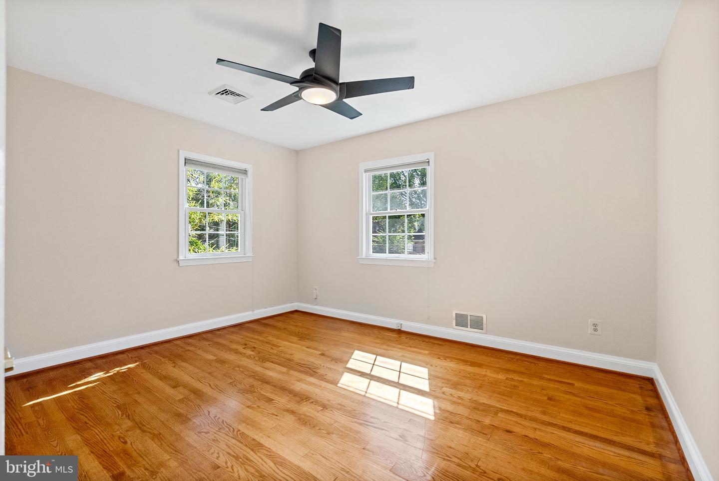 1417 21ST ST S, ARLINGTON, Virginia 22202, 5 Bedrooms Bedrooms, ,4 BathroomsBathrooms,Residential,For sale,1417 21ST ST S,VAAR2064448 MLS # VAAR2064448