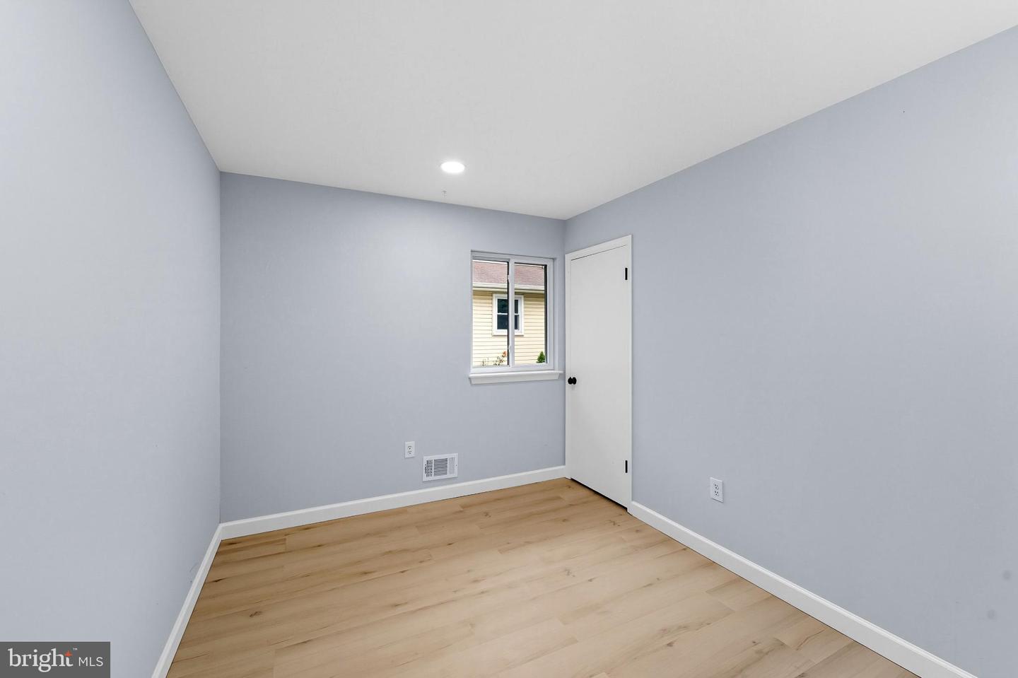 12605 OAKWOOD DR, WOODBRIDGE, Virginia 22192, 4 Bedrooms Bedrooms, 8 Rooms Rooms,3 BathroomsBathrooms,Residential,For sale,12605 OAKWOOD DR,VAPW2105306 MLS # VAPW2105306