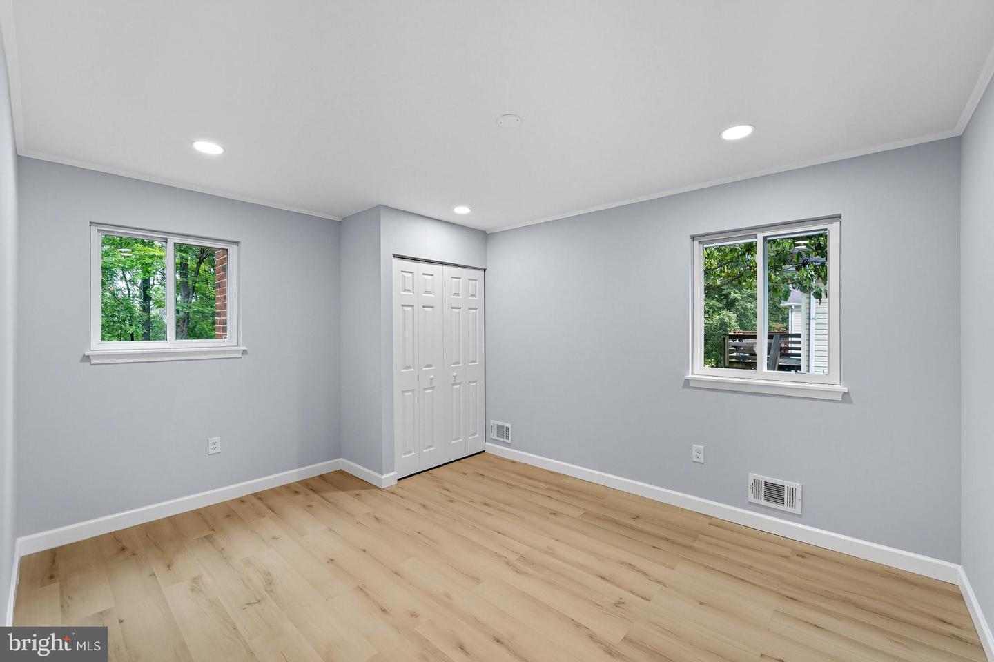 12605 OAKWOOD DR, WOODBRIDGE, Virginia 22192, 4 Bedrooms Bedrooms, 8 Rooms Rooms,3 BathroomsBathrooms,Residential,For sale,12605 OAKWOOD DR,VAPW2105306 MLS # VAPW2105306