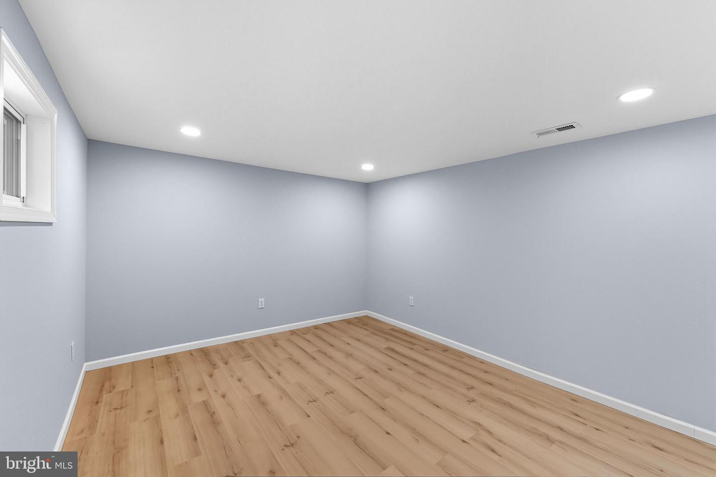 12605 OAKWOOD DR, WOODBRIDGE, Virginia 22192, 4 Bedrooms Bedrooms, 8 Rooms Rooms,3 BathroomsBathrooms,Residential,For sale,12605 OAKWOOD DR,VAPW2105306 MLS # VAPW2105306