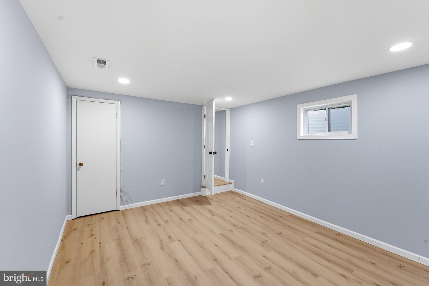 12605 OAKWOOD DR, WOODBRIDGE, Virginia 22192, 4 Bedrooms Bedrooms, 8 Rooms Rooms,3 BathroomsBathrooms,Residential,For sale,12605 OAKWOOD DR,VAPW2105306 MLS # VAPW2105306