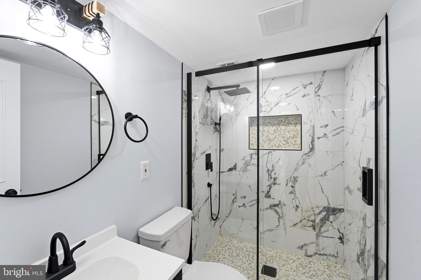 12605 OAKWOOD DR, WOODBRIDGE, Virginia 22192, 4 Bedrooms Bedrooms, 8 Rooms Rooms,3 BathroomsBathrooms,Residential,For sale,12605 OAKWOOD DR,VAPW2105306 MLS # VAPW2105306