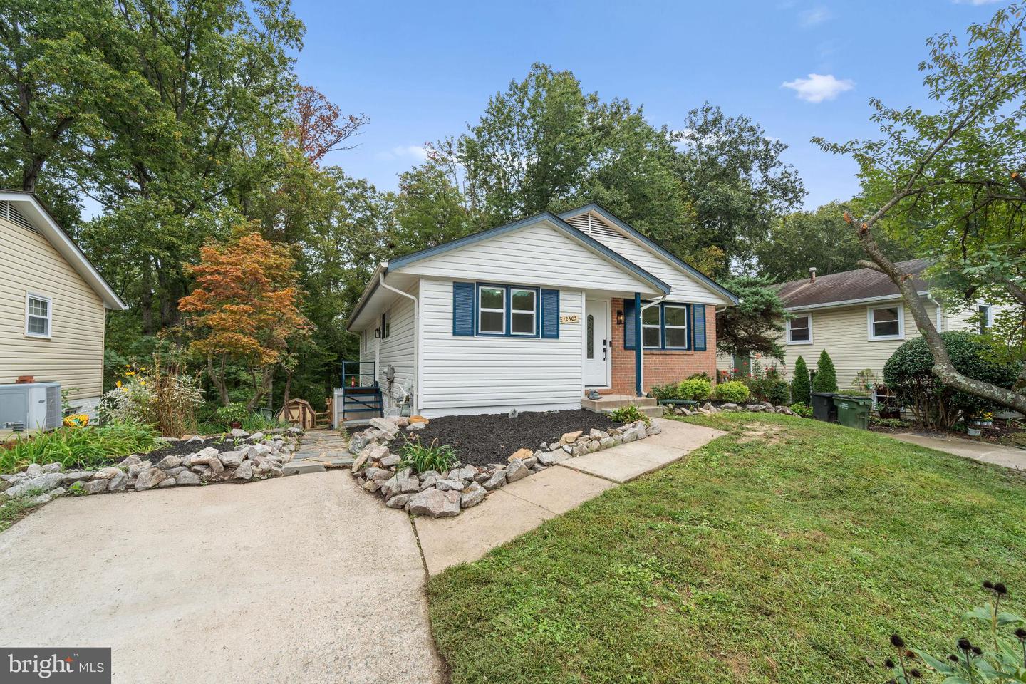 12605 OAKWOOD DR, WOODBRIDGE, Virginia 22192, 4 Bedrooms Bedrooms, 8 Rooms Rooms,3 BathroomsBathrooms,Residential,For sale,12605 OAKWOOD DR,VAPW2105306 MLS # VAPW2105306