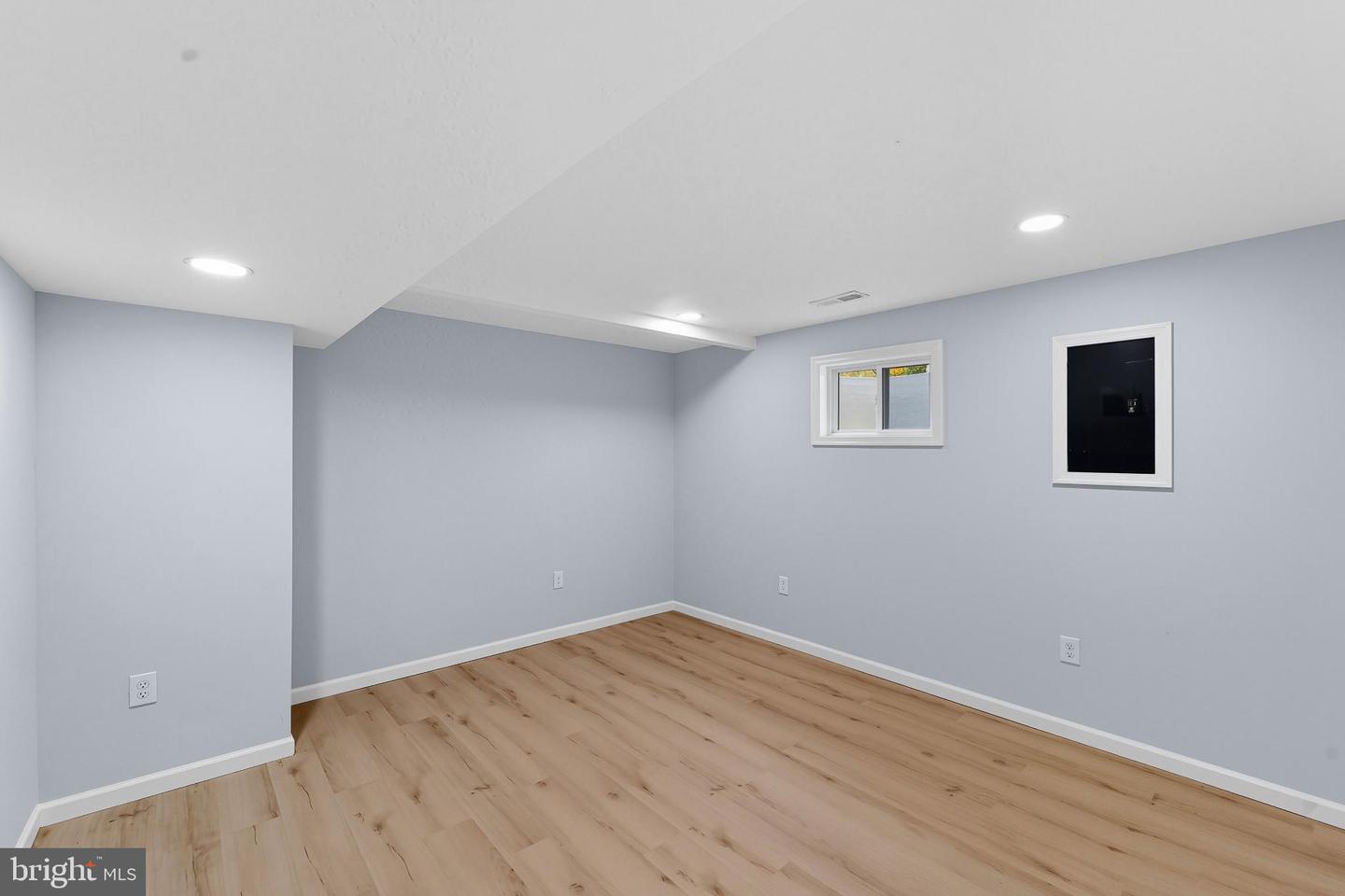 12605 OAKWOOD DR, WOODBRIDGE, Virginia 22192, 4 Bedrooms Bedrooms, 8 Rooms Rooms,3 BathroomsBathrooms,Residential,For sale,12605 OAKWOOD DR,VAPW2105306 MLS # VAPW2105306