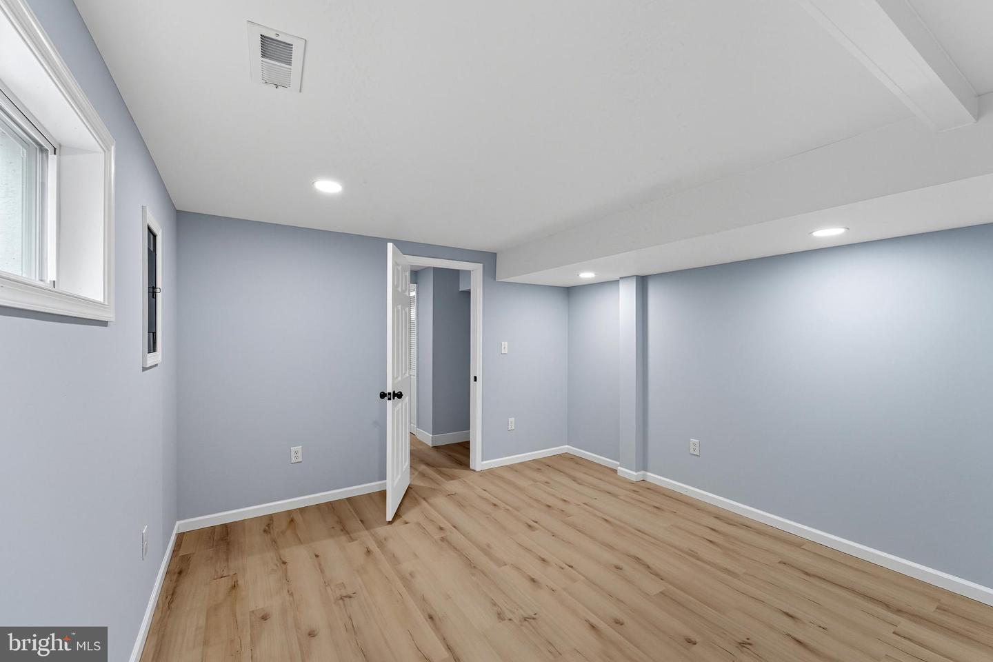 12605 OAKWOOD DR, WOODBRIDGE, Virginia 22192, 4 Bedrooms Bedrooms, 8 Rooms Rooms,3 BathroomsBathrooms,Residential,For sale,12605 OAKWOOD DR,VAPW2105306 MLS # VAPW2105306