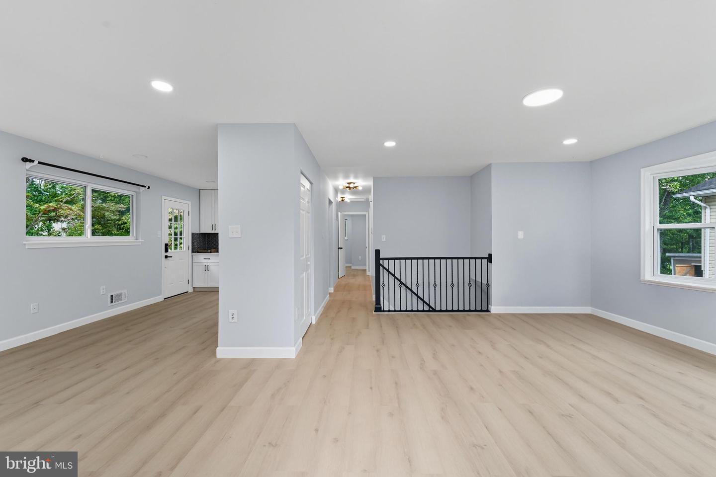 12605 OAKWOOD DR, WOODBRIDGE, Virginia 22192, 4 Bedrooms Bedrooms, 8 Rooms Rooms,3 BathroomsBathrooms,Residential,For sale,12605 OAKWOOD DR,VAPW2105306 MLS # VAPW2105306
