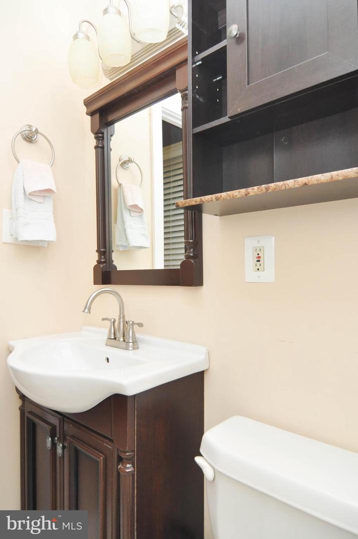 2947 HARDING CT, WOODBRIDGE, Virginia 22192, 4 Bedrooms Bedrooms, ,3 BathroomsBathrooms,Residential,For sale,2947 HARDING CT,VAPW2105308 MLS # VAPW2105308