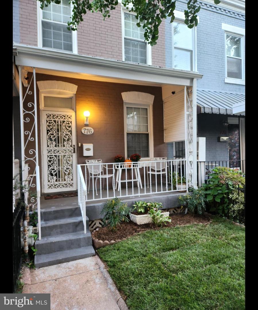 776 LAMONT ST NW, WASHINGTON, District Of Columbia 20010, 2 Bedrooms Bedrooms, ,1 BathroomBathrooms,Residential,For sale,776 LAMONT ST NW,DCDC2225324 MLS # DCDC2225324