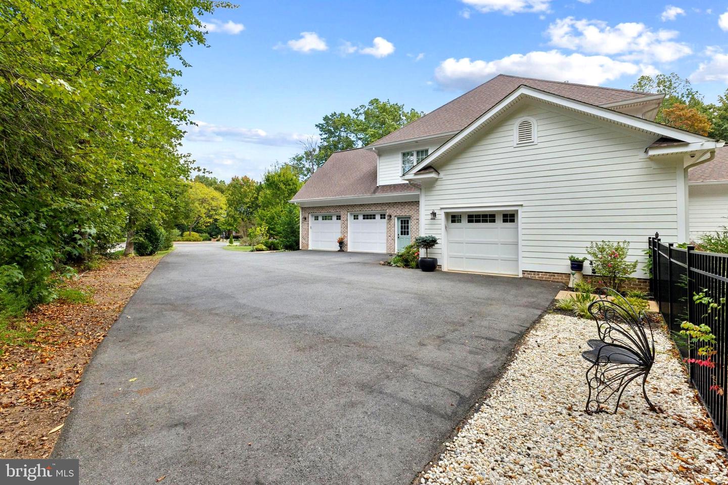 11201 KNOLLS END, SPOTSYLVANIA, Virginia 22551, 5 Bedrooms Bedrooms, ,4 BathroomsBathrooms,Residential,For sale,11201 KNOLLS END,VASP2036654 MLS # VASP2036654
