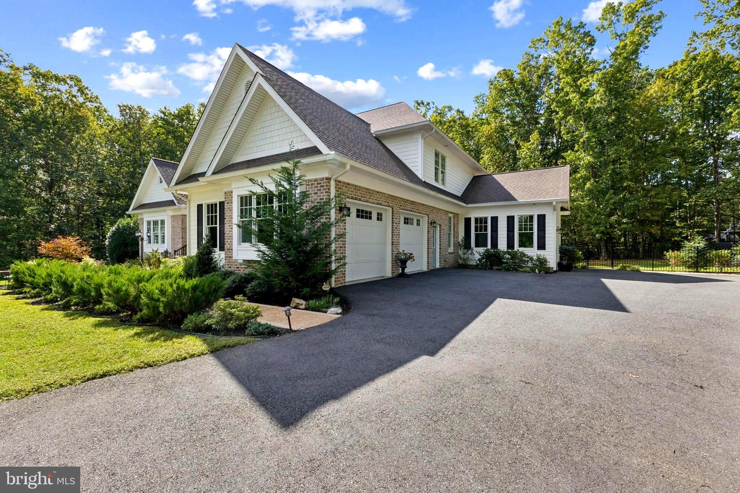 11201 KNOLLS END, SPOTSYLVANIA, Virginia 22551, 5 Bedrooms Bedrooms, ,4 BathroomsBathrooms,Residential,For sale,11201 KNOLLS END,VASP2036654 MLS # VASP2036654