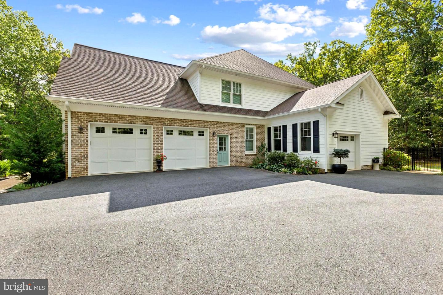 11201 KNOLLS END, SPOTSYLVANIA, Virginia 22551, 5 Bedrooms Bedrooms, ,4 BathroomsBathrooms,Residential,For sale,11201 KNOLLS END,VASP2036654 MLS # VASP2036654