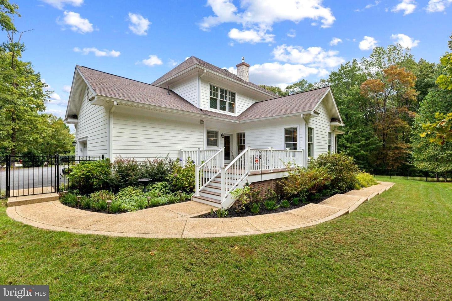 11201 KNOLLS END, SPOTSYLVANIA, Virginia 22551, 5 Bedrooms Bedrooms, ,4 BathroomsBathrooms,Residential,For sale,11201 KNOLLS END,VASP2036654 MLS # VASP2036654