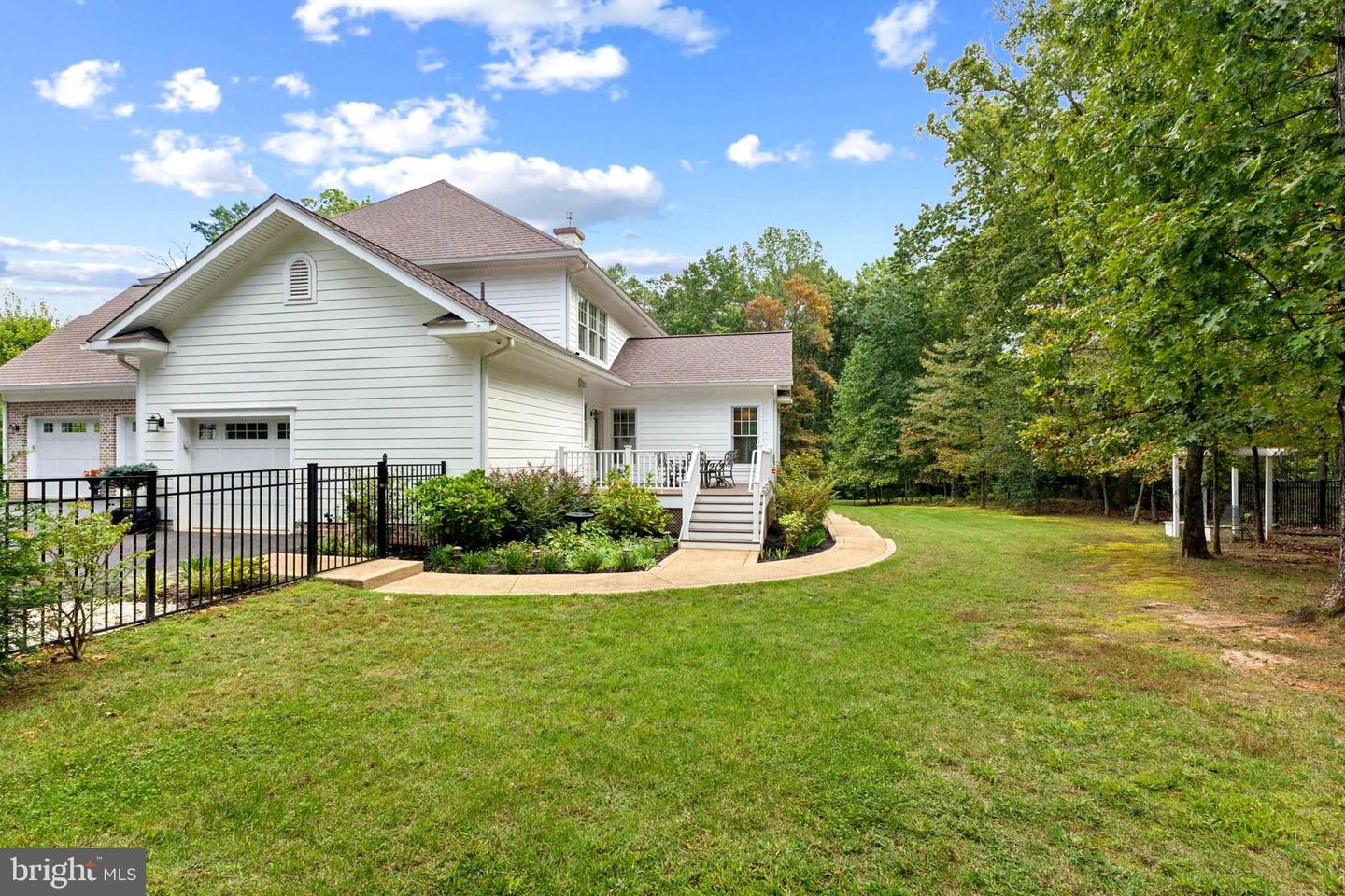 11201 KNOLLS END, SPOTSYLVANIA, Virginia 22551, 5 Bedrooms Bedrooms, ,4 BathroomsBathrooms,Residential,For sale,11201 KNOLLS END,VASP2036654 MLS # VASP2036654