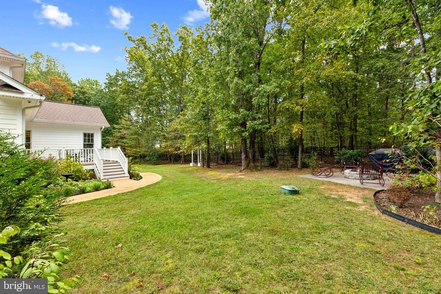 11201 KNOLLS END, SPOTSYLVANIA, Virginia 22551, 5 Bedrooms Bedrooms, ,4 BathroomsBathrooms,Residential,For sale,11201 KNOLLS END,VASP2036654 MLS # VASP2036654