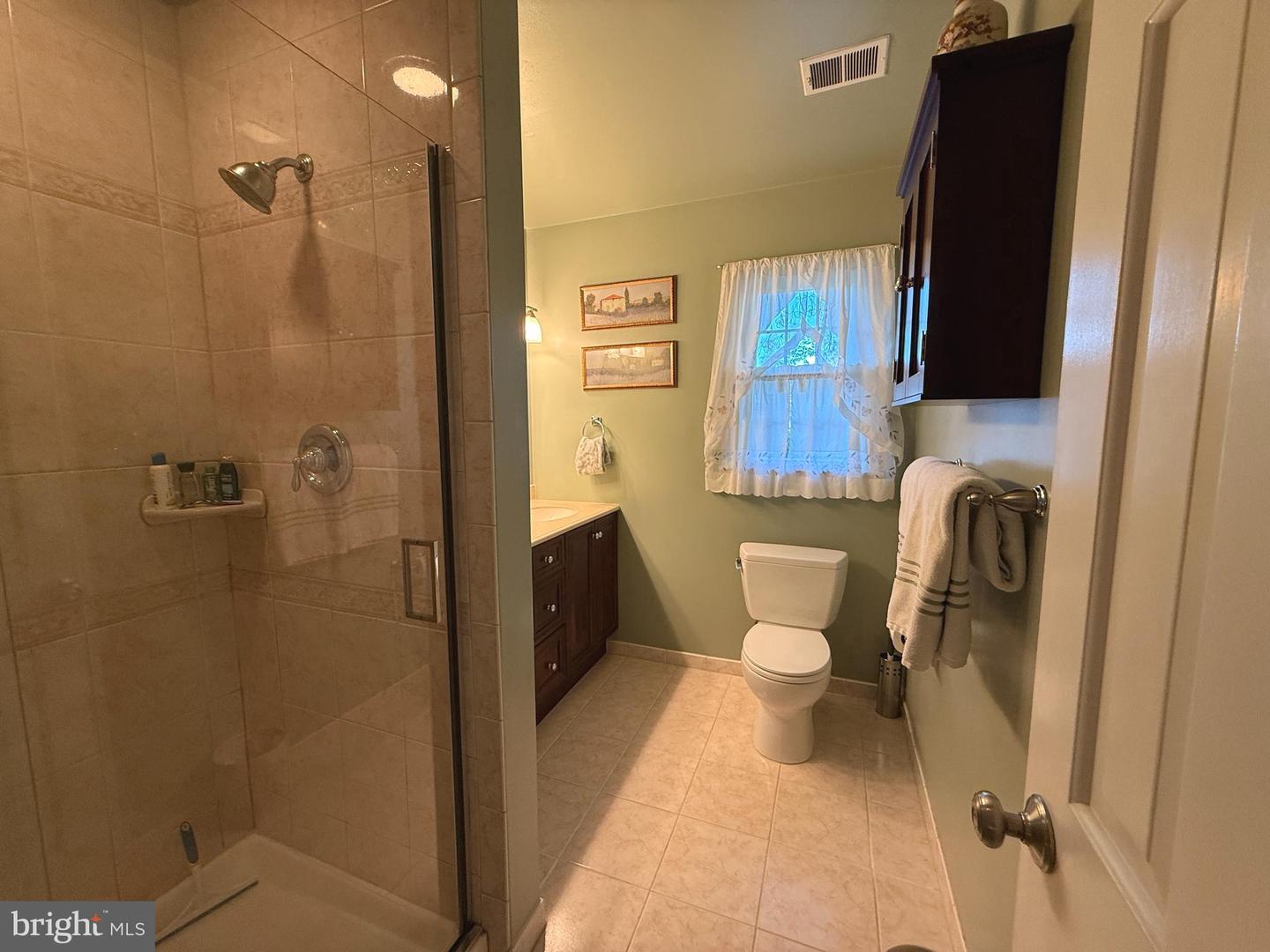 18371 SYDNOR HILL CT, LEESBURG, Virginia 20175, 4 Bedrooms Bedrooms, ,2 BathroomsBathrooms,Residential,For sale,18371 SYDNOR HILL CT,VALO2108180 MLS # VALO2108180