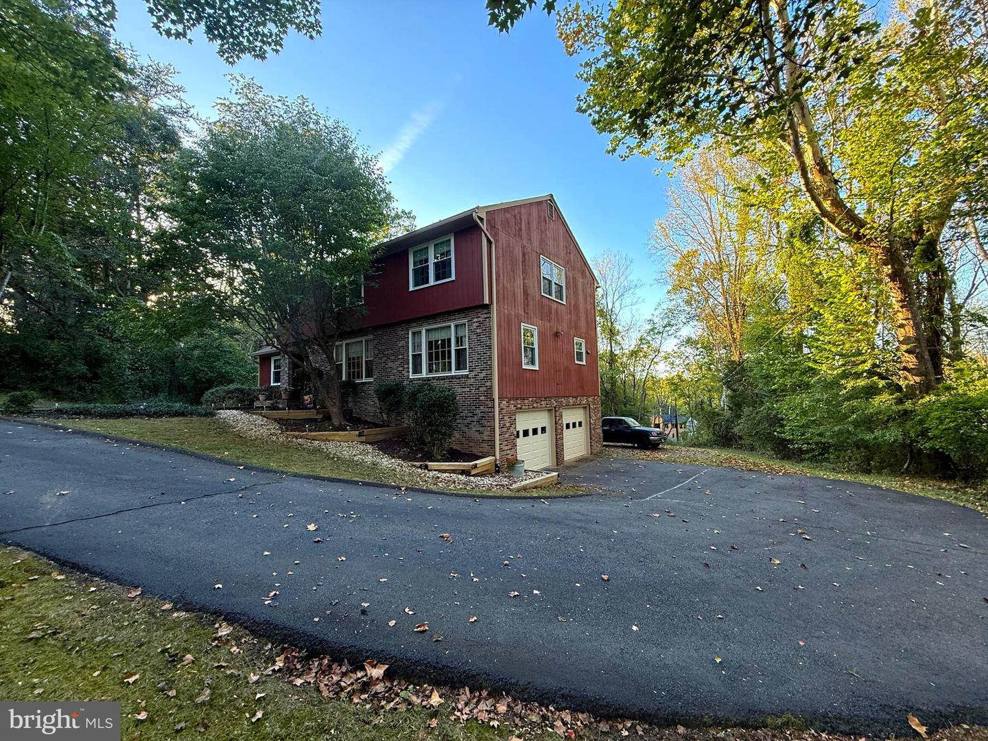 18371 SYDNOR HILL CT, LEESBURG, Virginia 20175, 4 Bedrooms Bedrooms, ,2 BathroomsBathrooms,Residential,For sale,18371 SYDNOR HILL CT,VALO2108180 MLS # VALO2108180