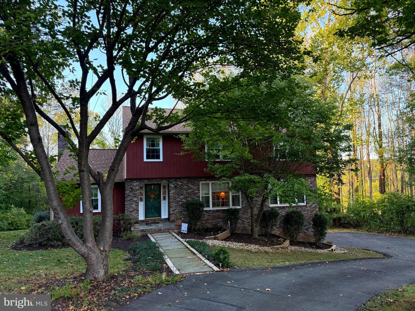 18371 SYDNOR HILL CT, LEESBURG, Virginia 20175, 4 Bedrooms Bedrooms, ,2 BathroomsBathrooms,Residential,For sale,18371 SYDNOR HILL CT,VALO2108180 MLS # VALO2108180