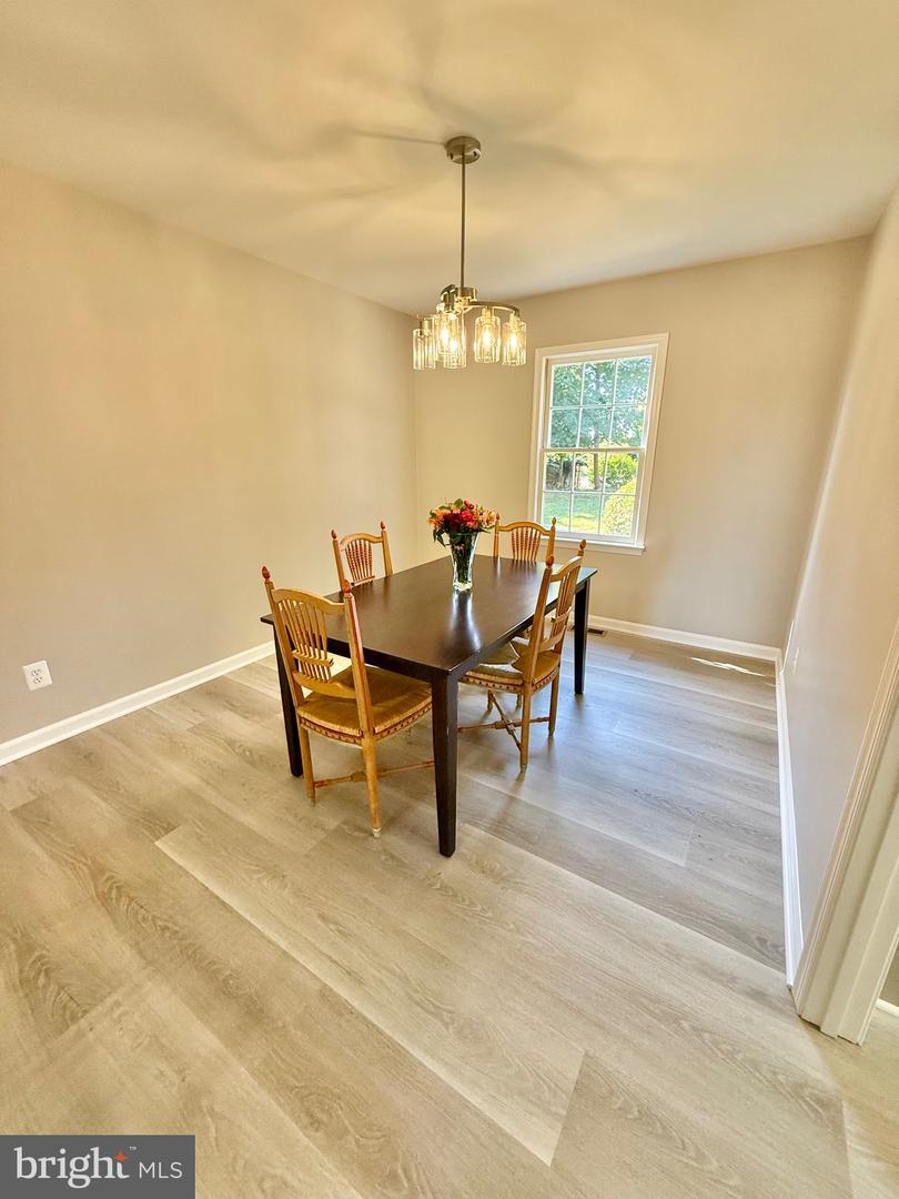 2960 HIBBARD ST, OAKTON, Virginia 22124, 3 Bedrooms Bedrooms, ,2 BathroomsBathrooms,Residential,For sale,2960 HIBBARD ST,VAFX2272606 MLS # VAFX2272606