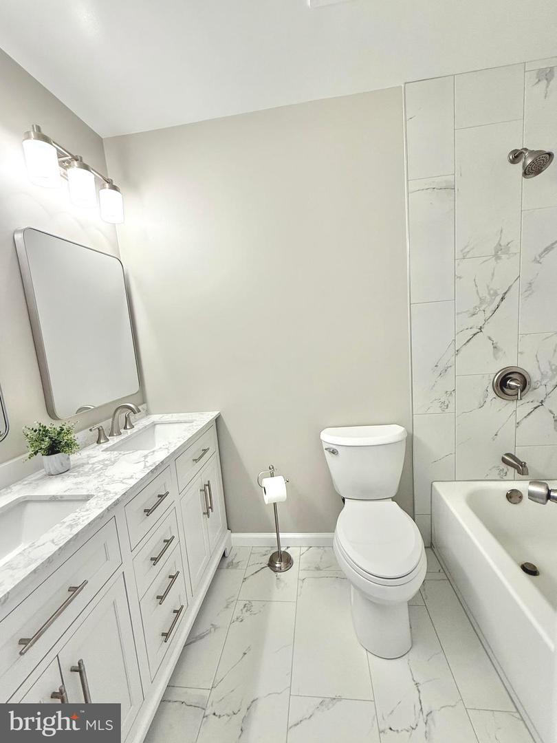 2960 HIBBARD ST, OAKTON, Virginia 22124, 3 Bedrooms Bedrooms, ,2 BathroomsBathrooms,Residential,For sale,2960 HIBBARD ST,VAFX2272606 MLS # VAFX2272606